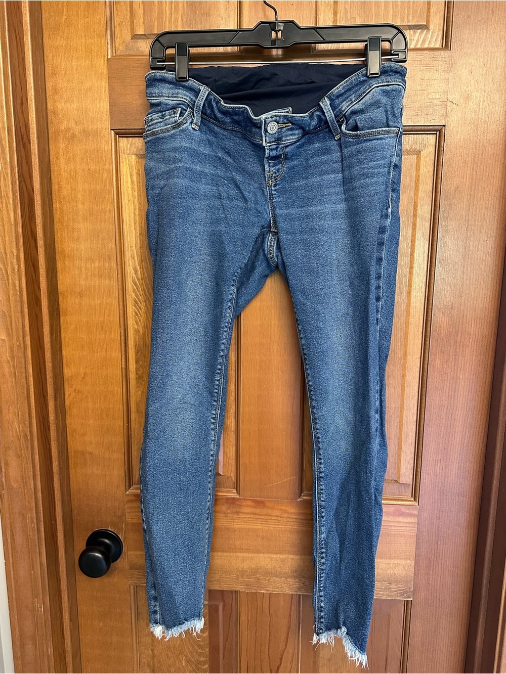 Old Navy Maternity Skinny Jeans with Frayed Hem with Waistband Size 6